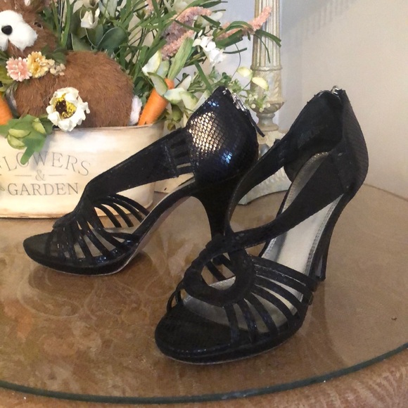 White House /black Market open toe patent leather reptile print Heels - Picture 3 of 8